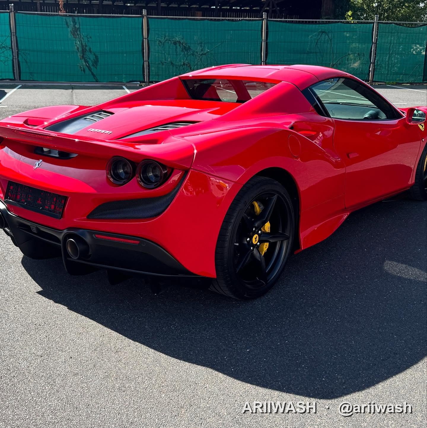 Ferrari (Rot) — Heck